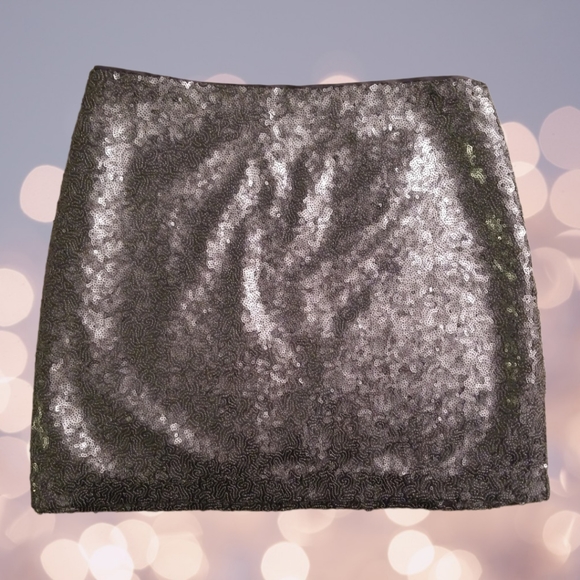 Gap Dark Pewter Sequin Mini Skirt; Size 6 - Picture 2 of 7
